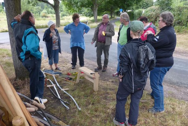 Sensen-Mähkurs am BN-Garten