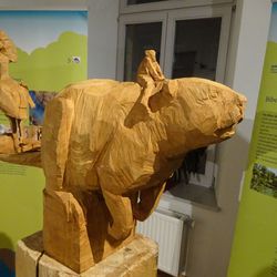 Biber-Holzskulptur des Nürnberger Bildhauers Christian Rösner