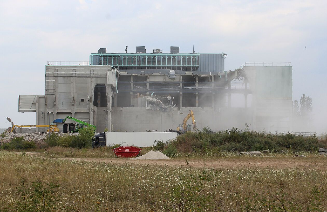 Abriss der Schwelbrennanlage im Jahr 2018