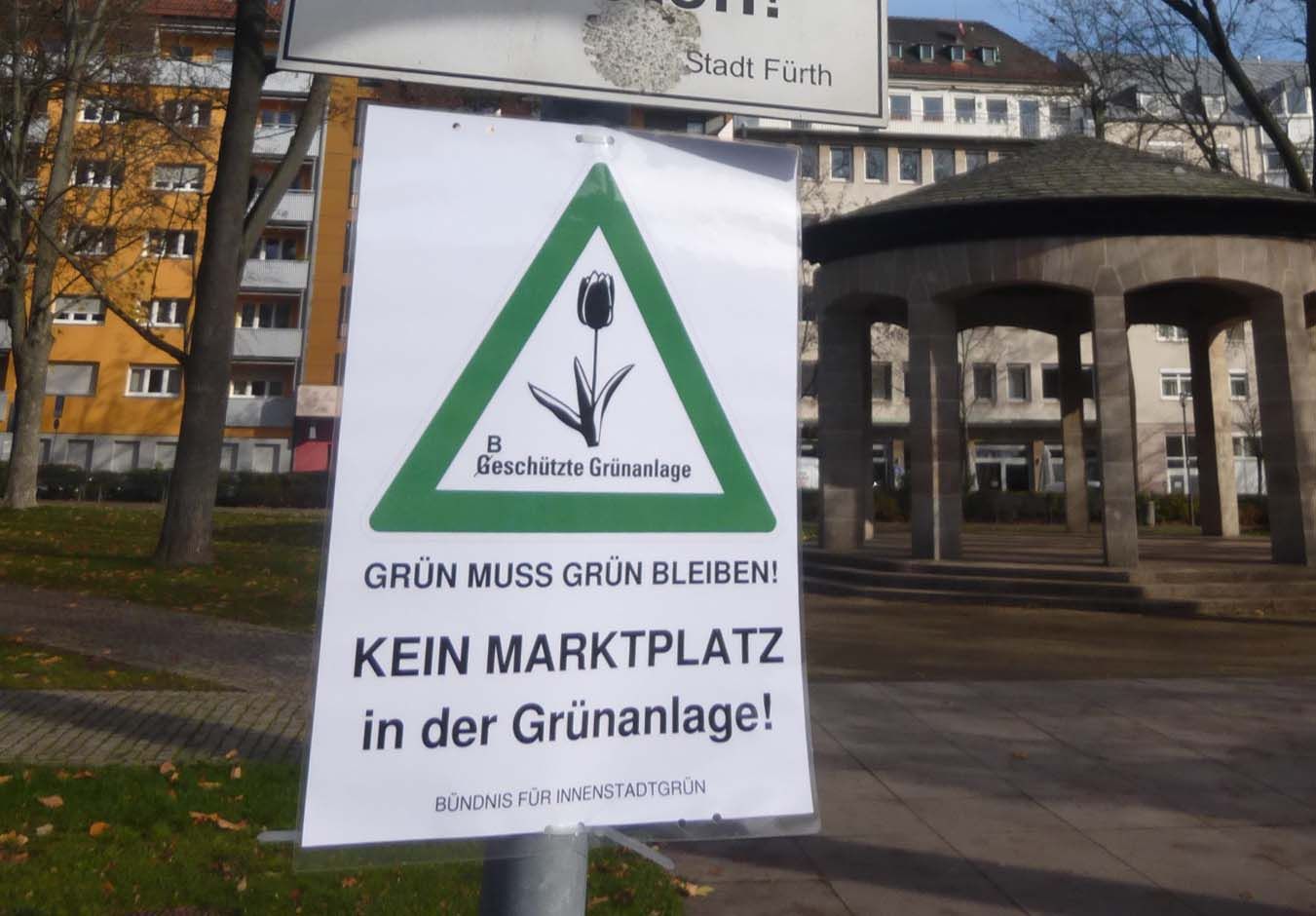 Protestaktion zur Erhaltung der Grünanlage