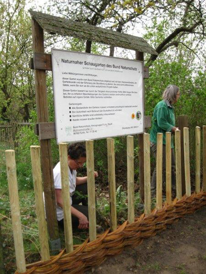 Weidenzaun-Flechtkurs im BN-Garten